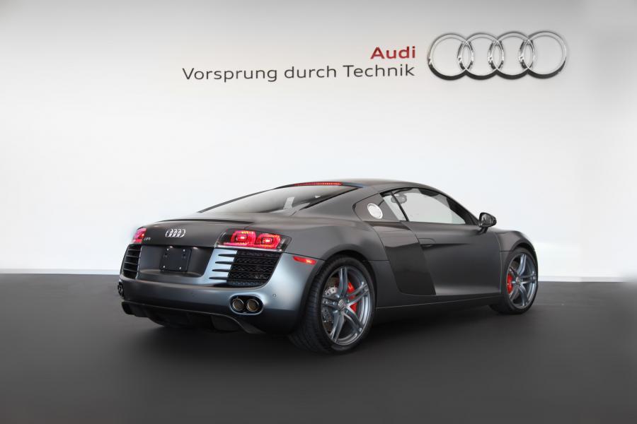  Audi R8 Exclusive Selection Edition 2012 года  (NA) (фото 16 из 18)